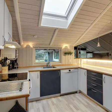 Дом отдыха Acucena - 1-3km From The Sea In Nw Jutland By Interhome *