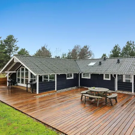 Acucena - 1-3km From The Sea By Interhome *